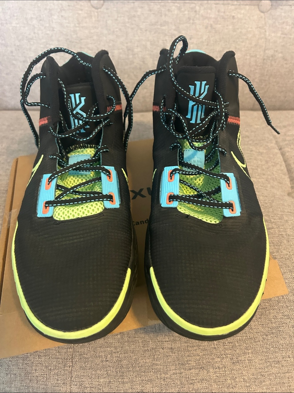 Kyrie Irvin FNike Black & Neon Green Men's Basketball Sneakers - Picture 9 of 9